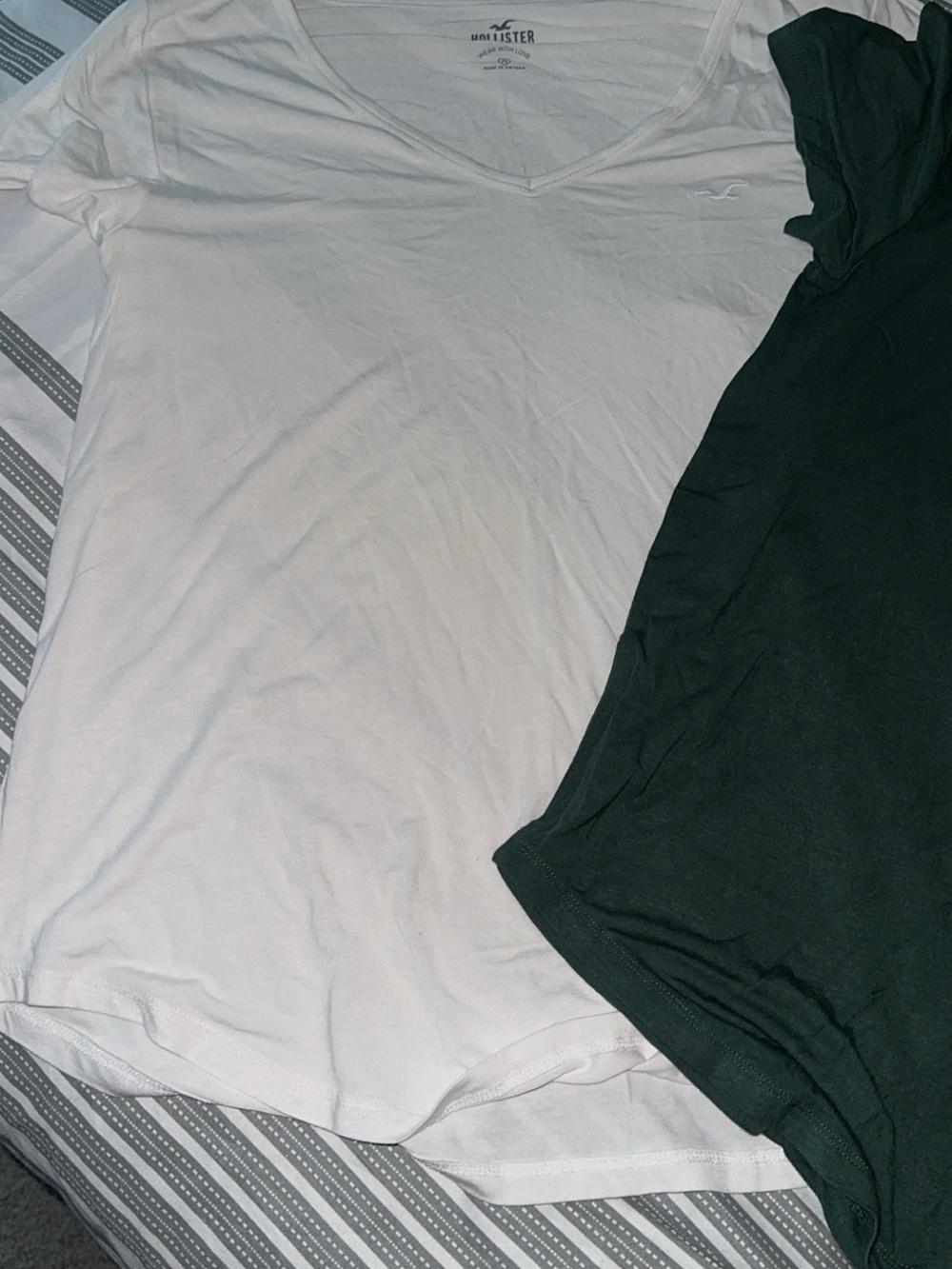 Hollister White and Dark Green V-Neck Short Sleeve Tees